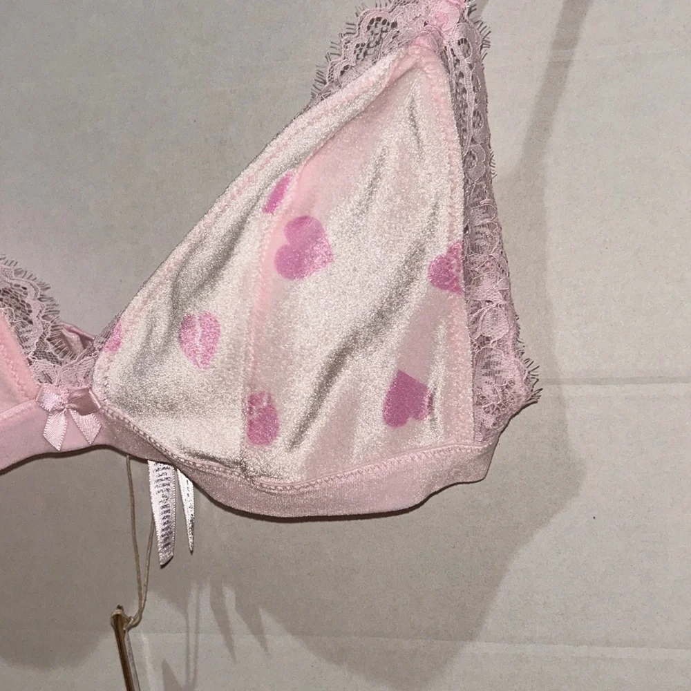 Skims Velvet Lace Triangle Bralette CB Heart Breaker Size Medium New W/Tags! - Picture 3 of 7